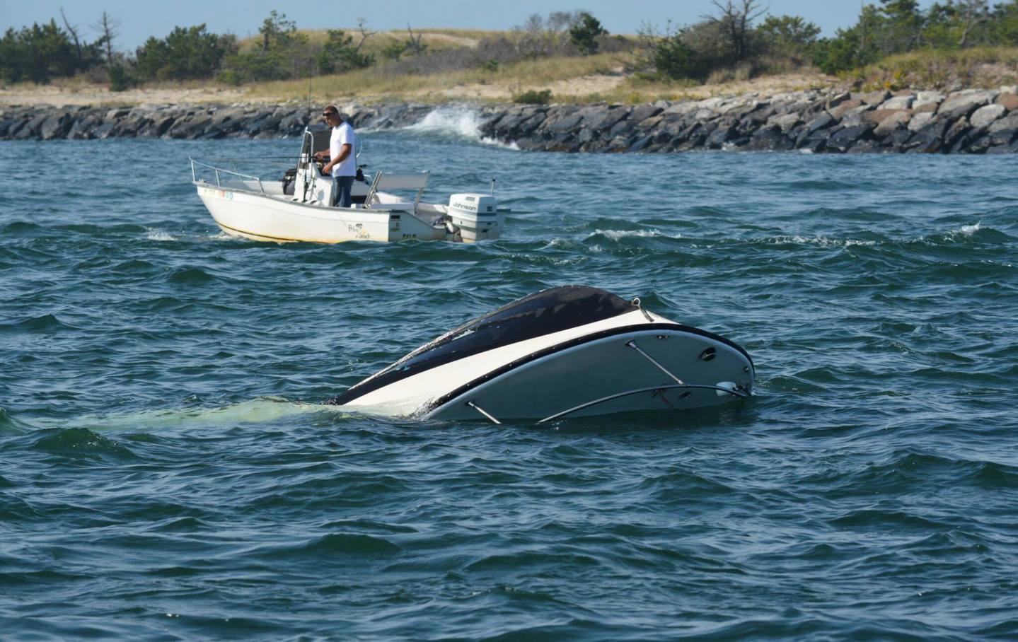 Παραλίμνι: Σκάφος με δύο επιβαίνοντες αναποδογυρίστηκε σε θαλάσσια περιοχή