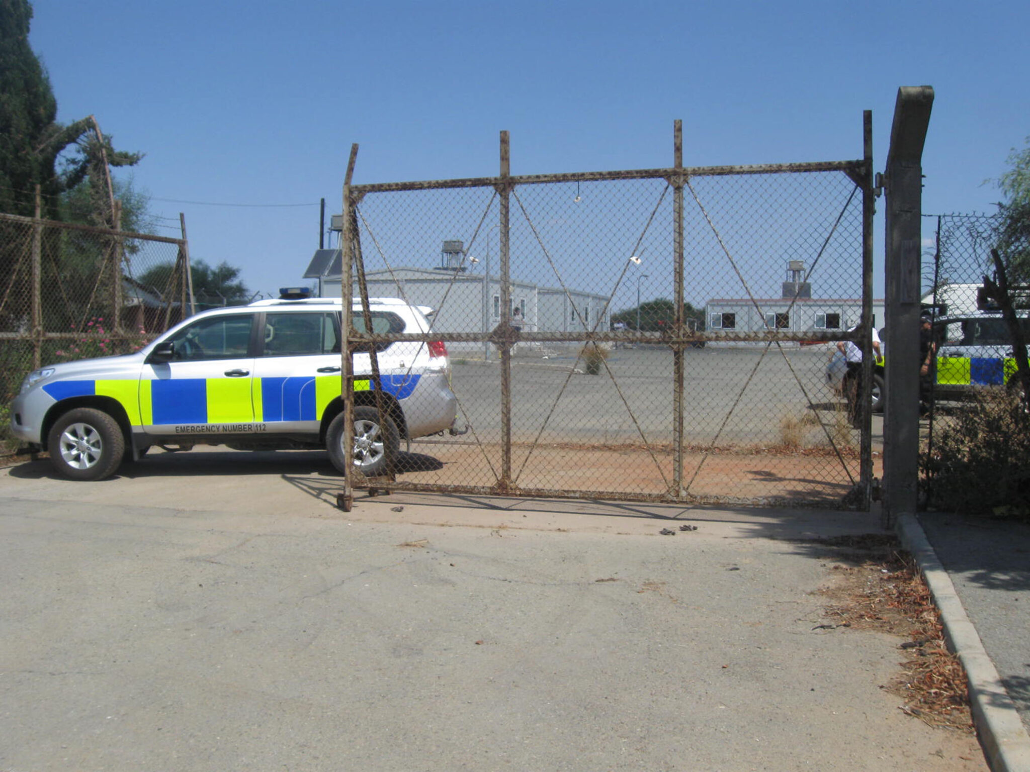 Οπλισμός και εκρηκτικές ύλες σε όχημα δύο Ελληνοκυπρίων στην Επισκοπή