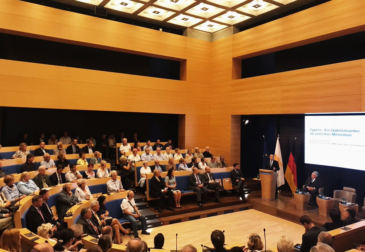 Πρόσκληση στη Γερμανία για να εμπλακεί στις τριμερείς συνεργασίες