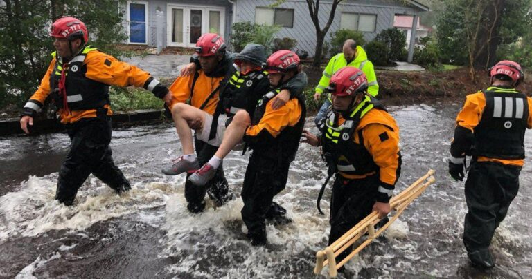 Mητέρα και παιδί ανάμεσα στα θύματα του τυφώνα "Φλόρενς" (ΒΙΝΤΕΟ&ΦΩΤΟ)