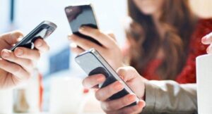 Γαλλία: Απαγορεύει την χρήση κινητών και tablets στα σχολεία