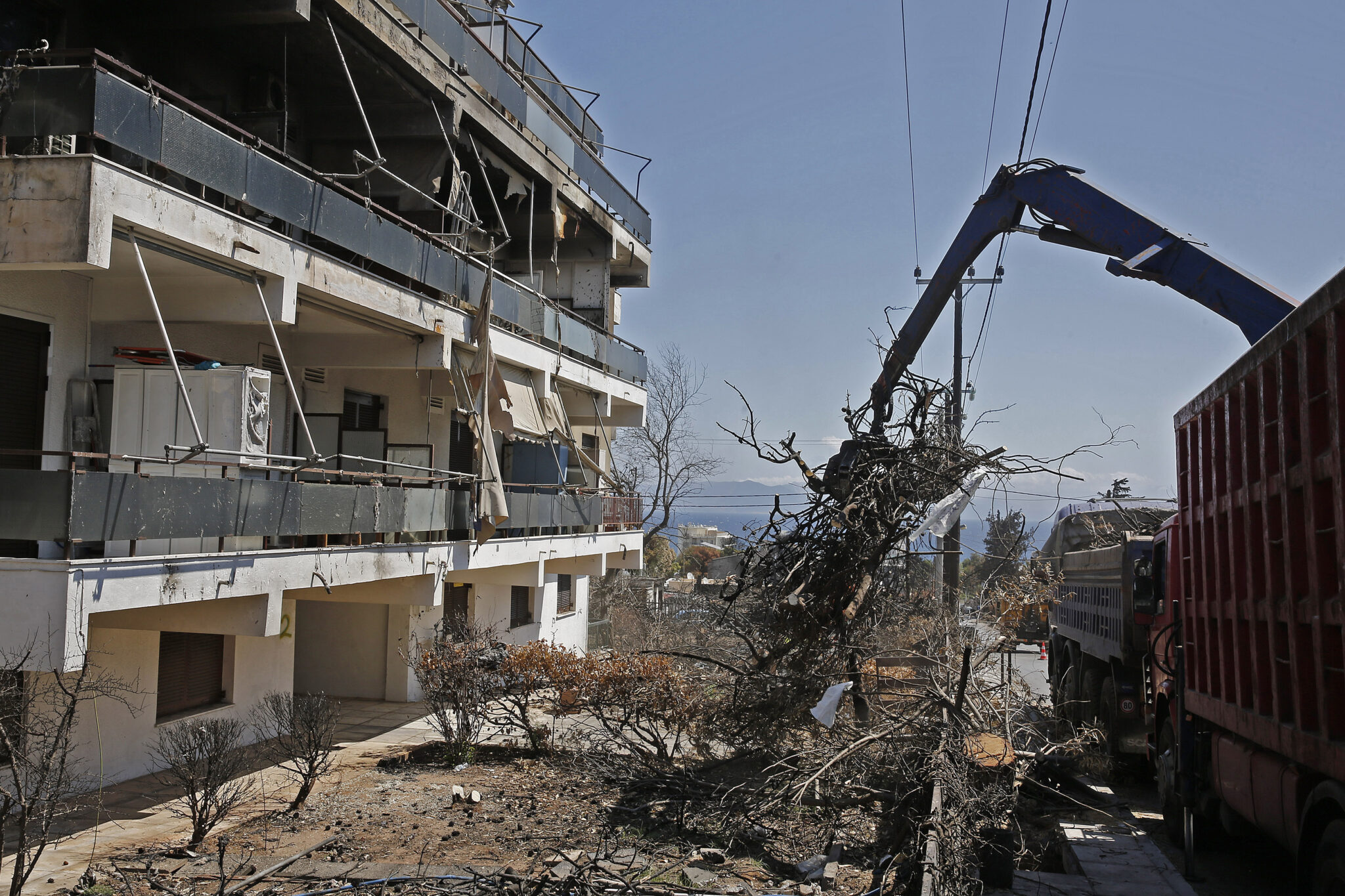 Τουλάχιστον 10 ένορκες διοικητικές εξετάσεις κατά πυροσβεστών για το Μάτι