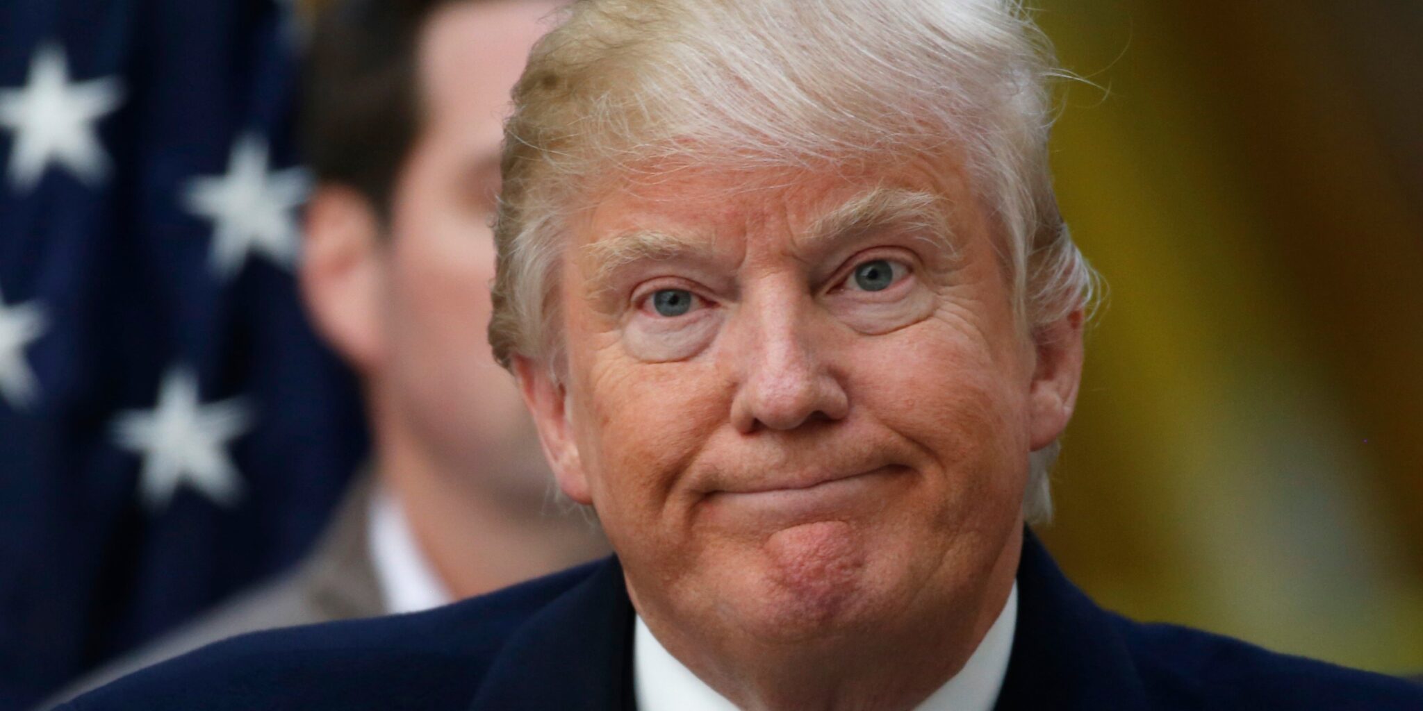 Έξι στους δέκα Αμερικανούς αποδοκιμάζουν τον Τραμπ