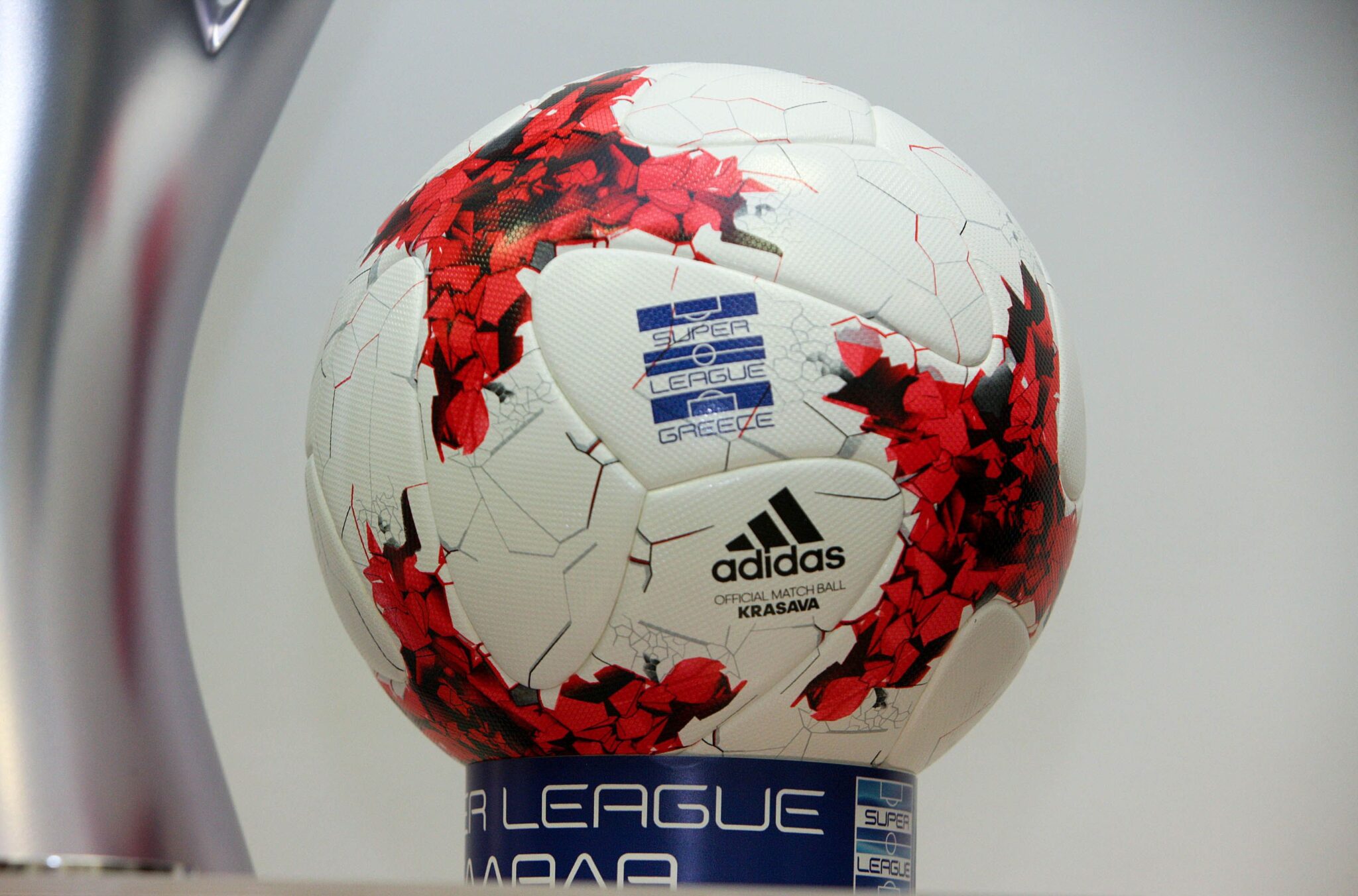 Super League: Το ενδιαφέρον στα… χαμηλά πατώματα