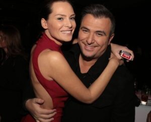 Ο Αντώνης Ρέμος αποκάλυψε την αλήθεια! Είναι η Υβόννη Μπόσνιακ… έγκυος;