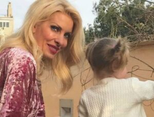 H Eλένη Μενεγάκη μας δείχνει πρώτη φορά το πρόσωπο της μικρής της κόρης(ΒΙΝΤΕΟ)