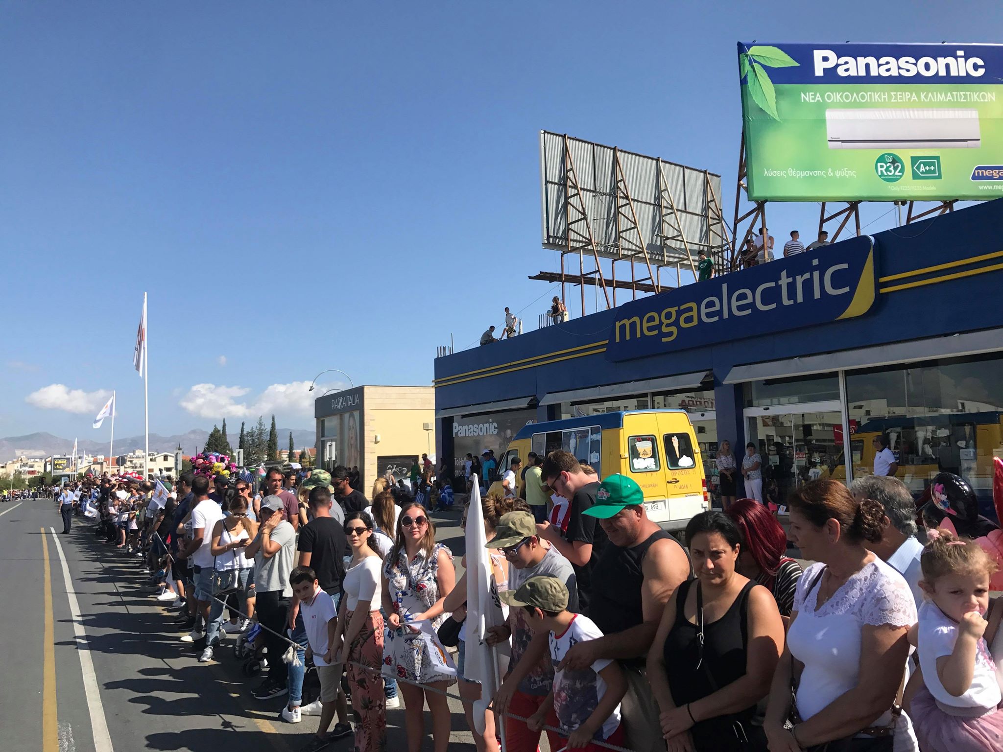 Κλείνουν δρόμοι στην πρωτεύουσα για την καθιερωμένη στρατιωτική παρέλαση