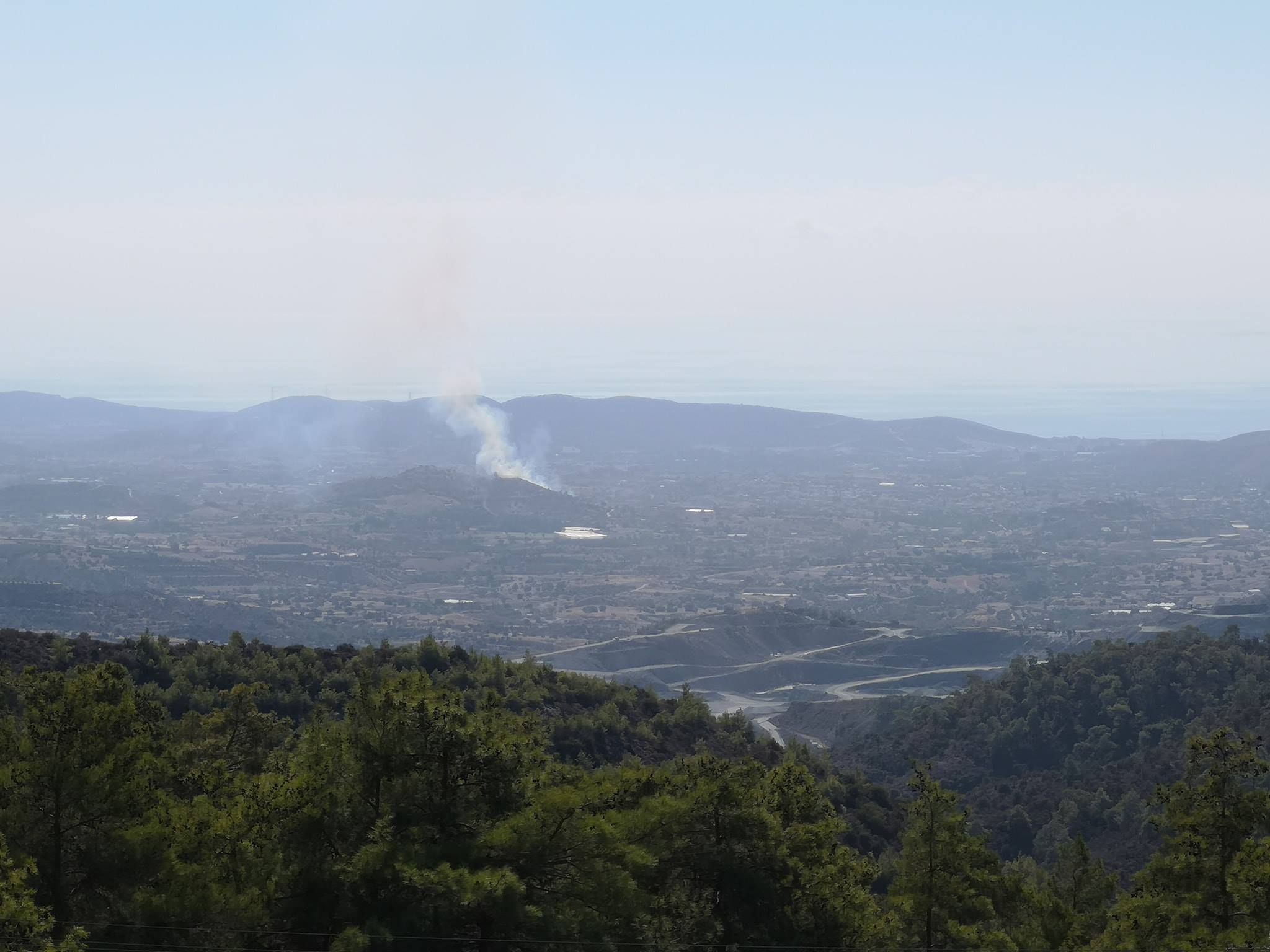 Υπό έλεγχο η πυρκαγιά στον Πύργο Παρεκκλησιάς (ΒΙΝΤΕΟ)