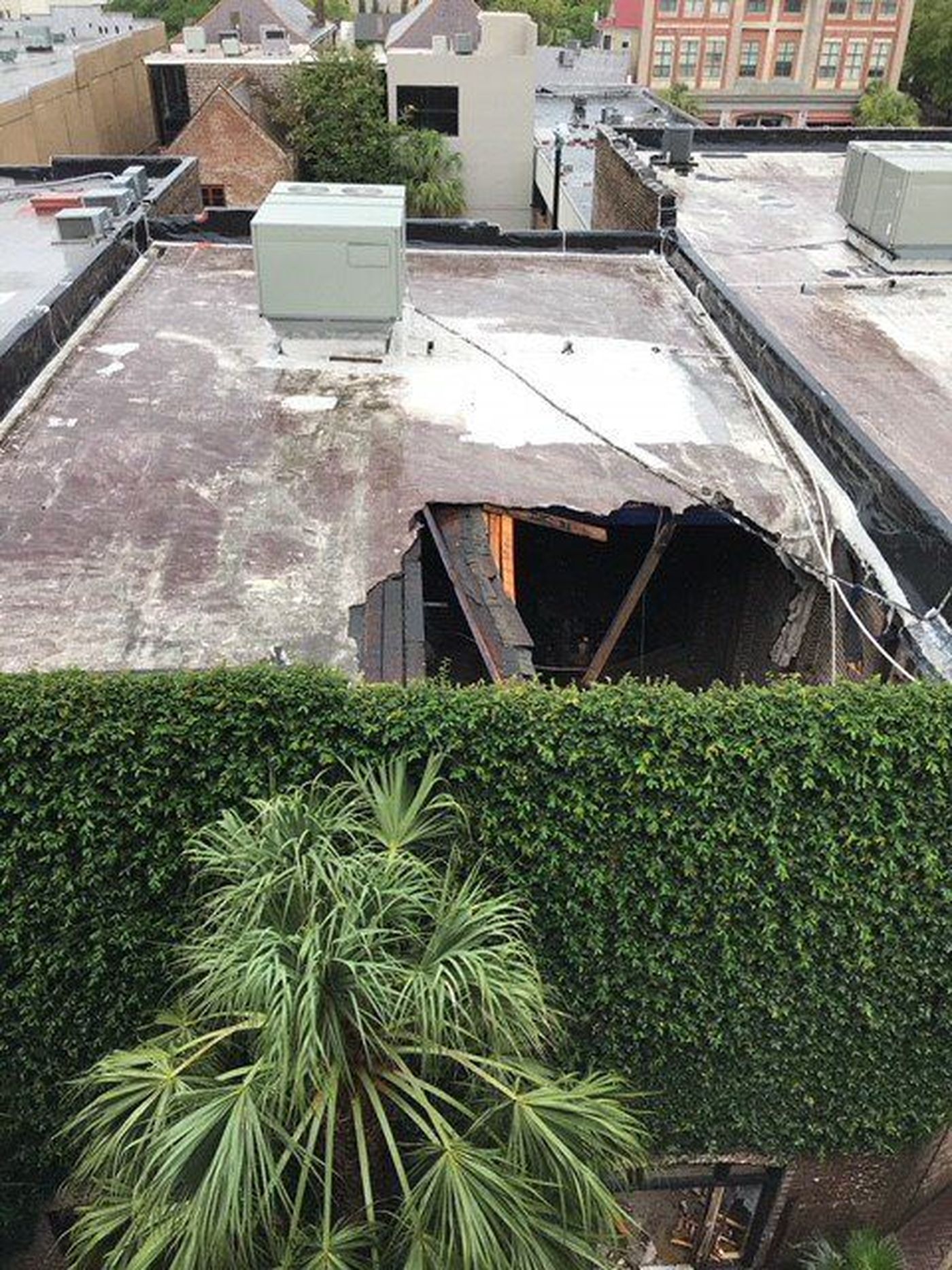 Άγιο είχαν ένοικοι όταν κατέρρευσε μέρος πρόσοψης της κατοικίας που διαμένουν