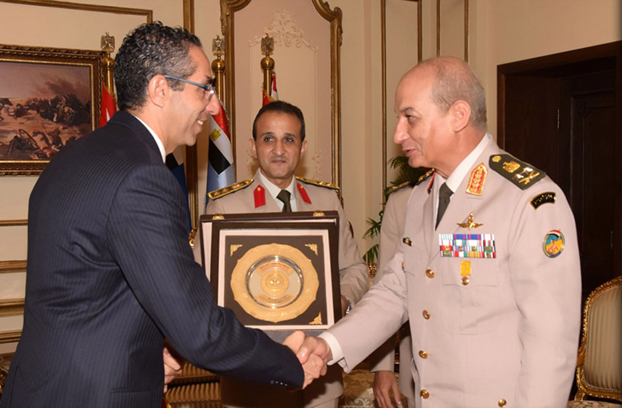 Ολοκληρώθηκε η επίσκεψη του Υπουργού Άμυνας στο Κάιρο