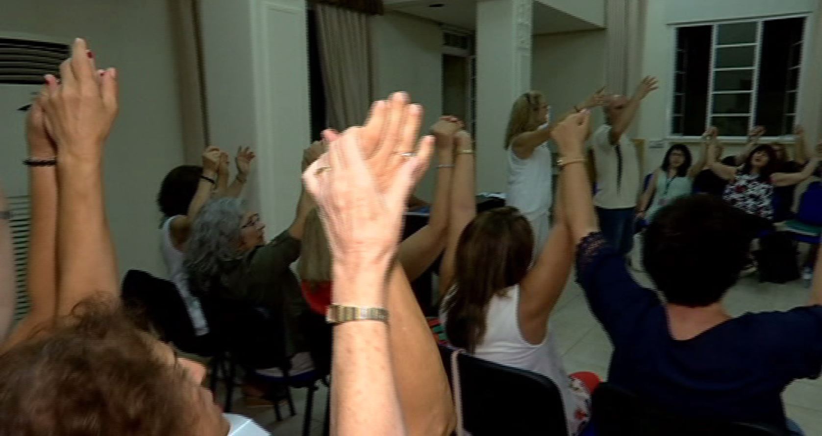 "Η δική μου η πατρίδα έχει μοιραστεί στα δυο" στα ελληνικά και στα…τουρκικά