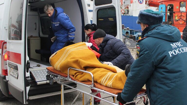 Τουλάχιστον 10 νεκροί από έκρηξη που σημειώθηκε σε κολέγιο στην Κριμαία (ΦΩΤΟ)