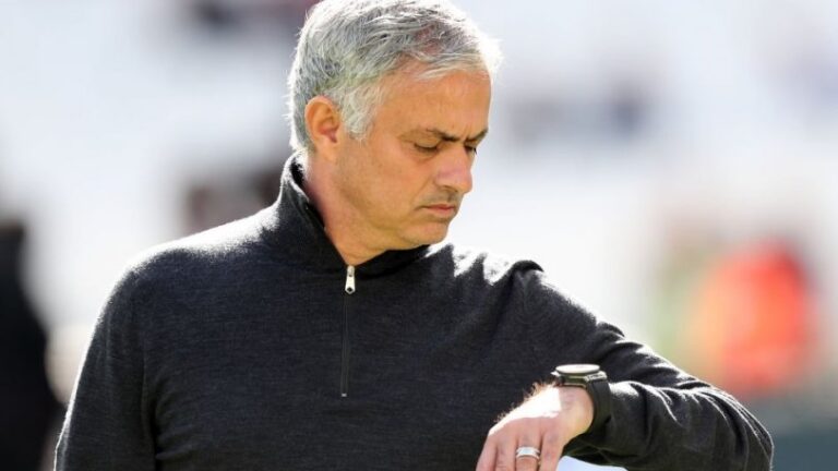 Διάψευση για απόλυση του Μουρίνιο μέσα στο Σαββατοκύριακο