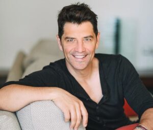 Σάκης Ρουβάς για τις πυρκαγιες στο Νέο Βουτζά: "Στο σπίτι μας ήταν ο γιος μας"