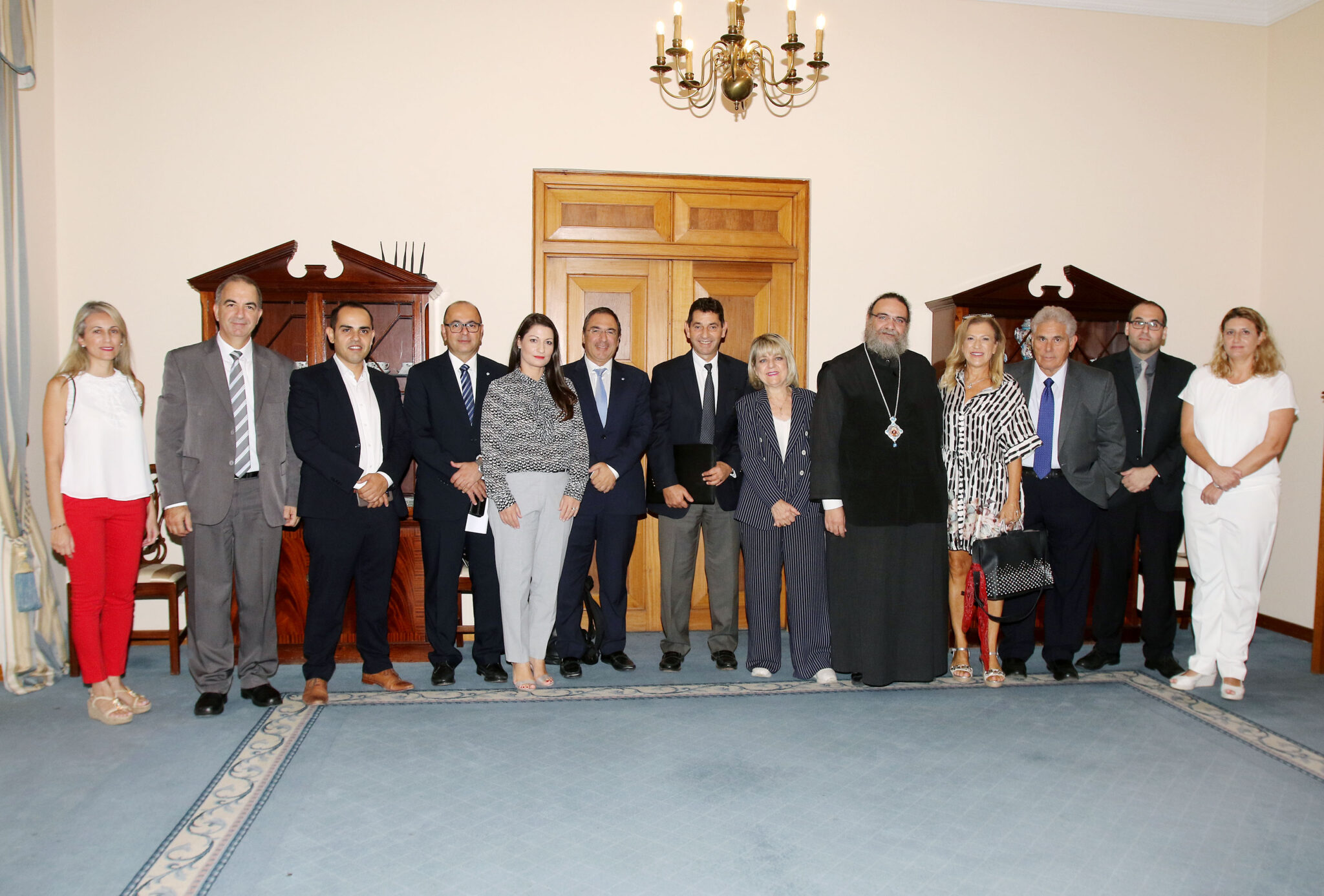 Ευρεία σύσκεψη στο Προεδρικό για την προστασία των νέων από τις εξαρτήσεις