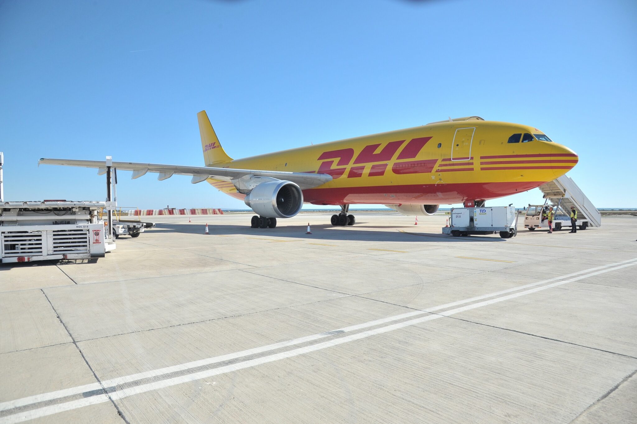 Η DHL Express ανακοινώνει την άφιξη του πρώτου ιδιόκτητου αεροσκάφους