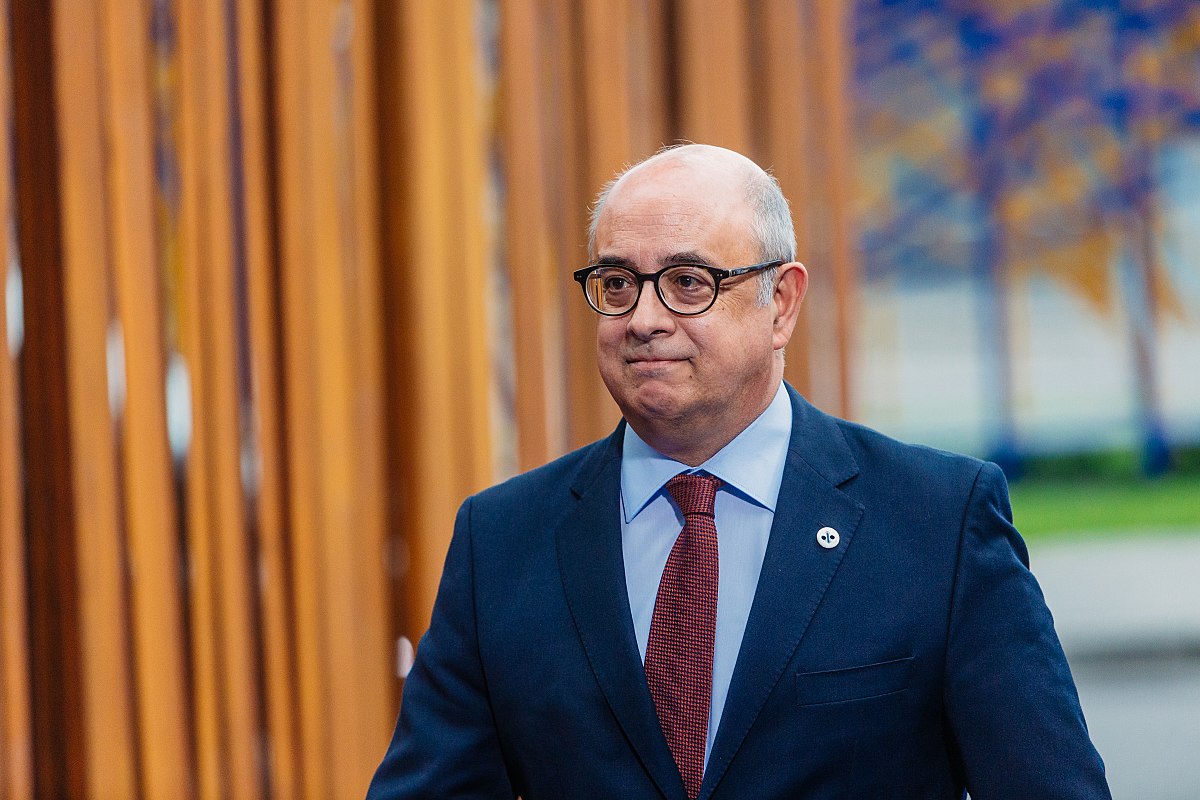 Παραιτήθηκε ο Yπουργός Άμυνας της Πορτογαλίας