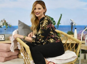 Χριστιάνα Αριστοτέλους: Μας δείχνει πρώτη φορά την φουσκωμένη κοιλίτσα της(ΦΩΤΟ)