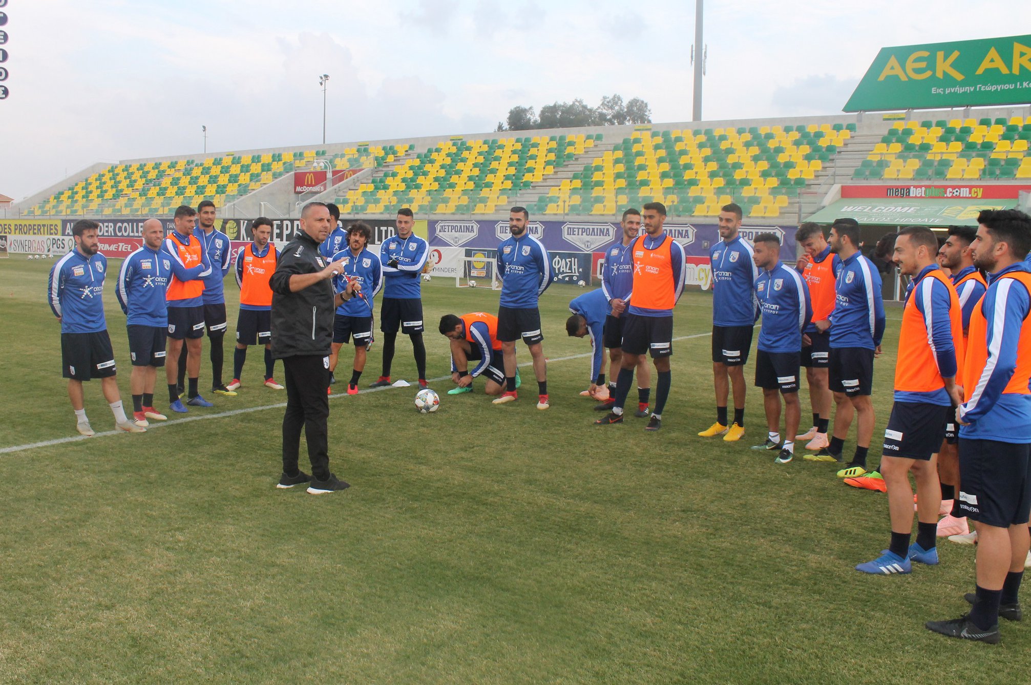 Δέκα παίκτες της ΑΕΛ στις Εθνικές ομάδες