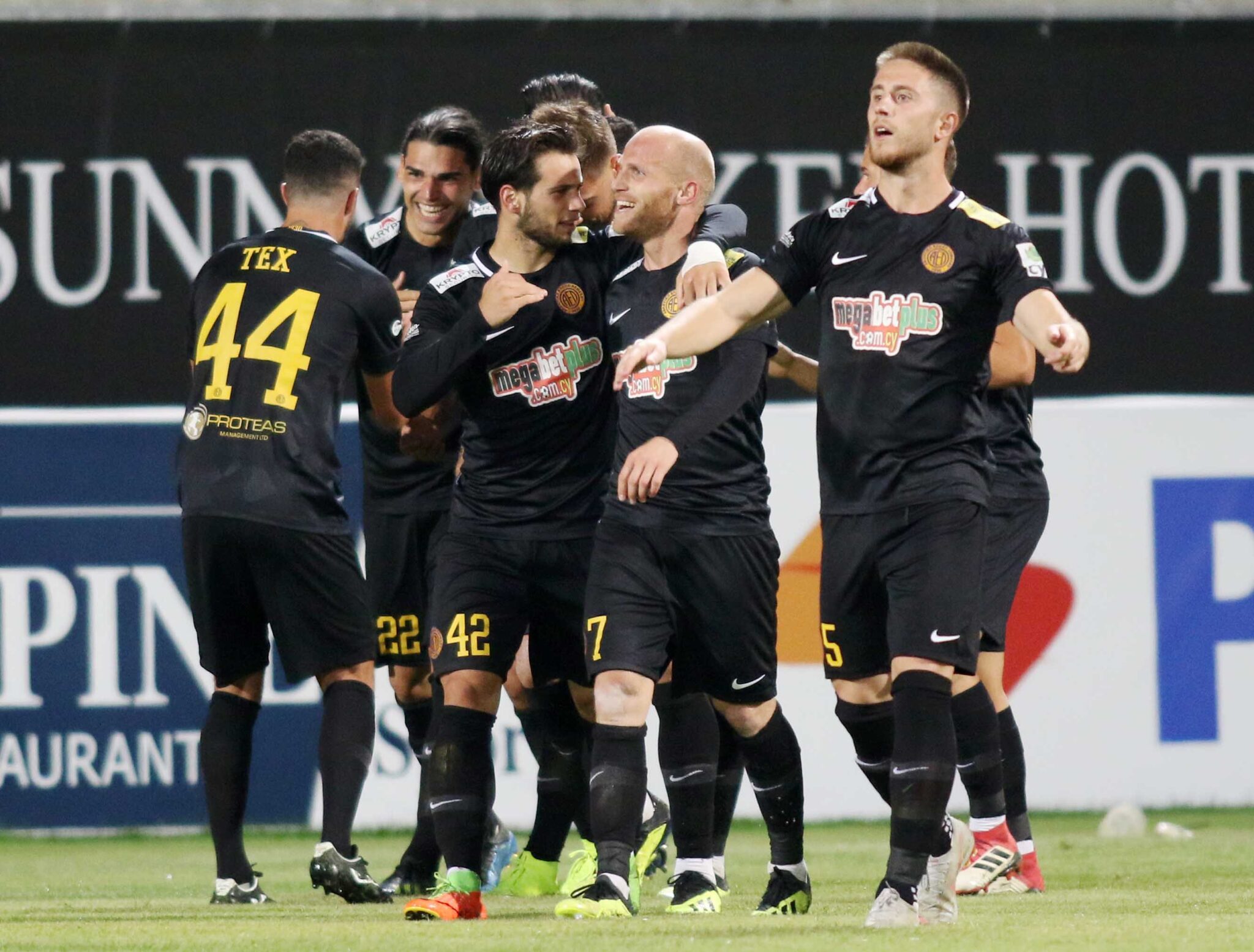 Το «τρένο», οι γκέλες και η αναγέννηση