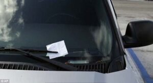 Σύλληψη 37χρονου που απειλούσε 60χρονο για να του δώσει 60 χιλιάδες ευρώ