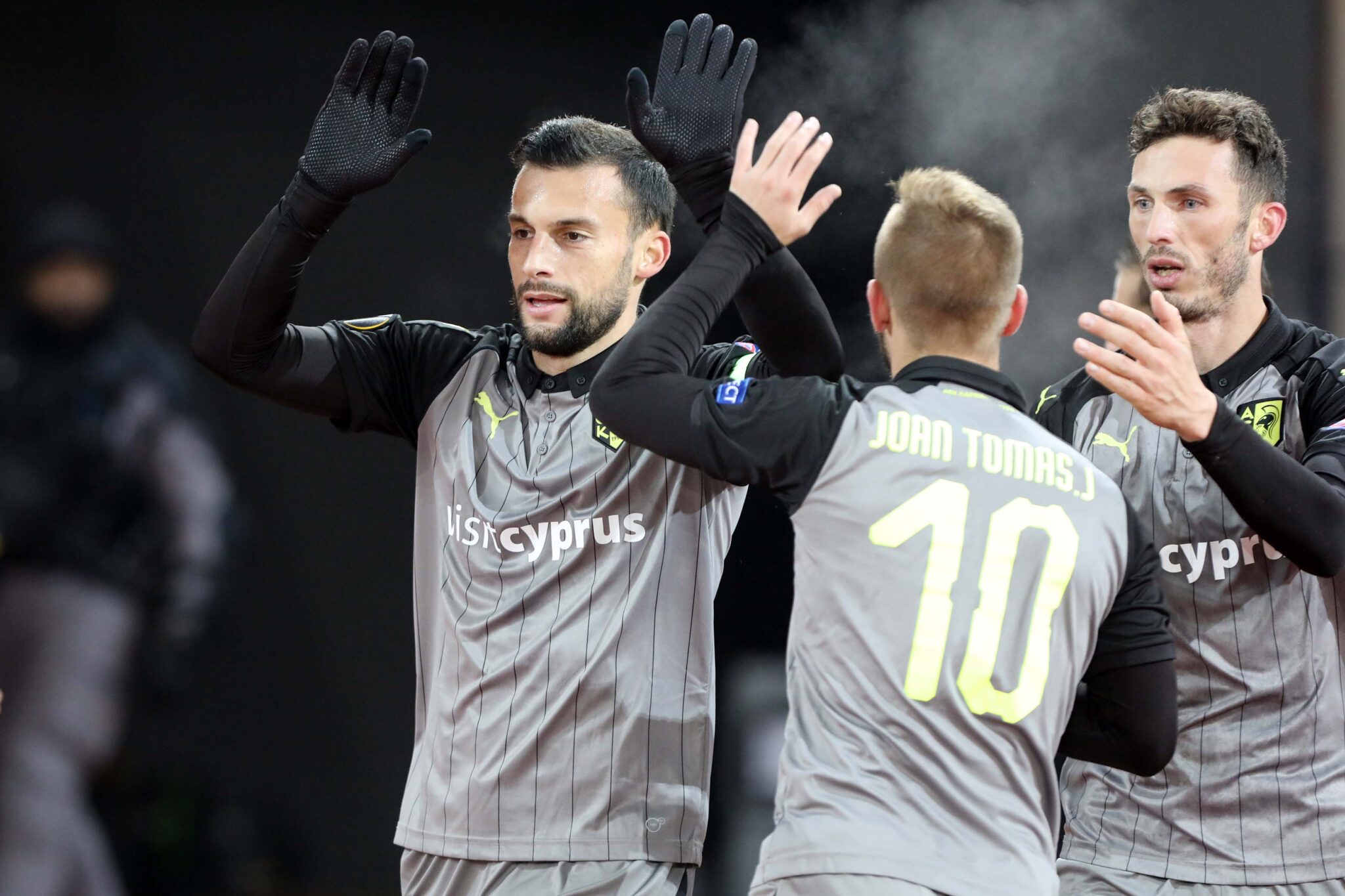 Μπαίνουν στο ταμείο, την σωστή στιγμή