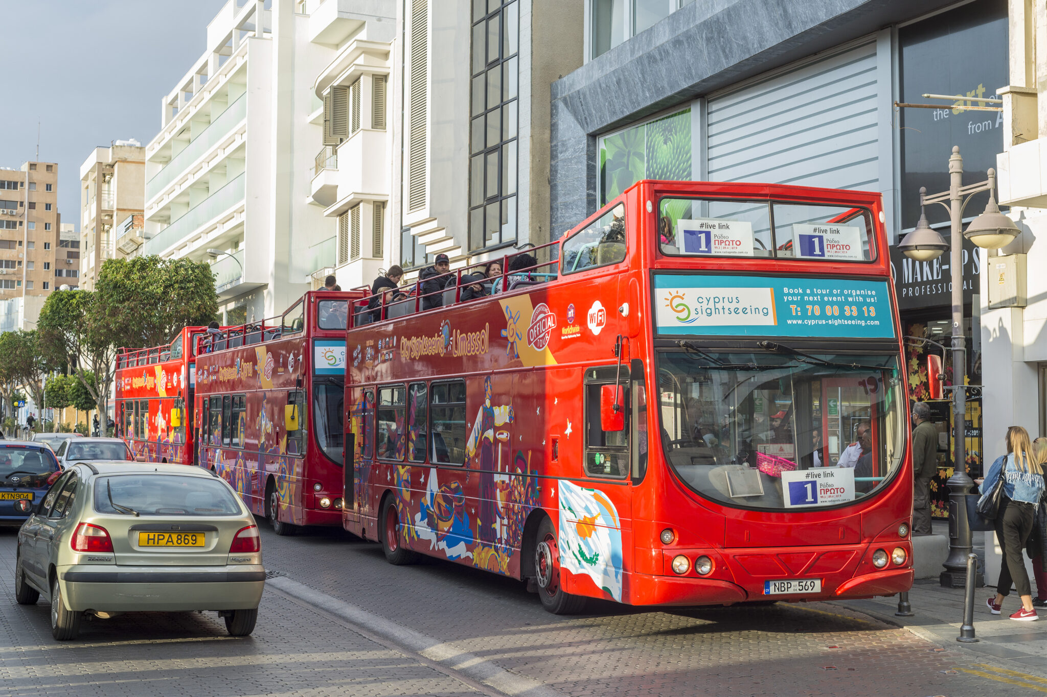 Λονδρέζικος "αέρας" στους δρόμους της Λεμεσού… (ΦΩΤΟ)