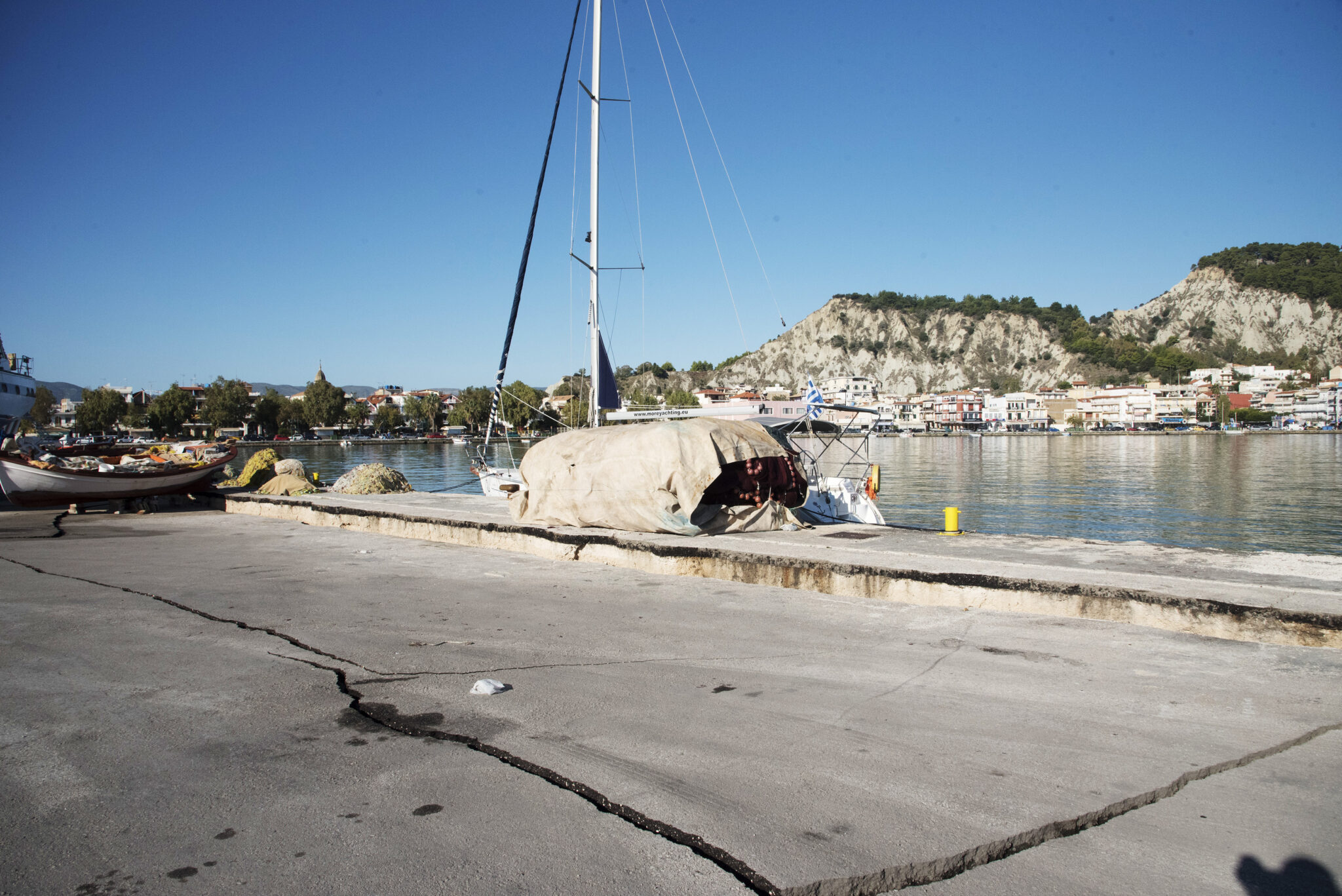 Στους ρυθμούς του Εγκέλαδου εξακολουθεί να "χορεύει" το Ιόνιο