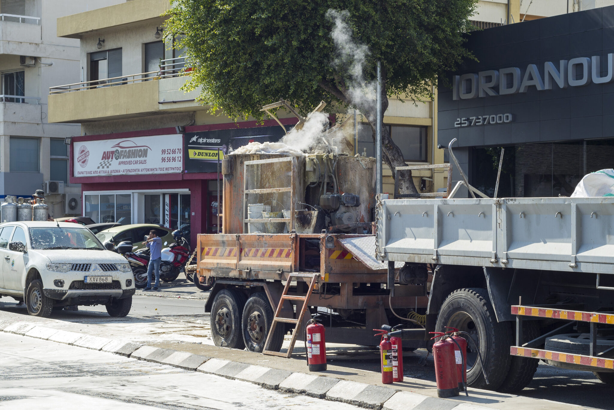 Το χρονικό της παρολίγον τραγωδίας στο κέντρο της Λεμεσού (ΒΙΝΤΕΟ&ΦΩΤΟ)