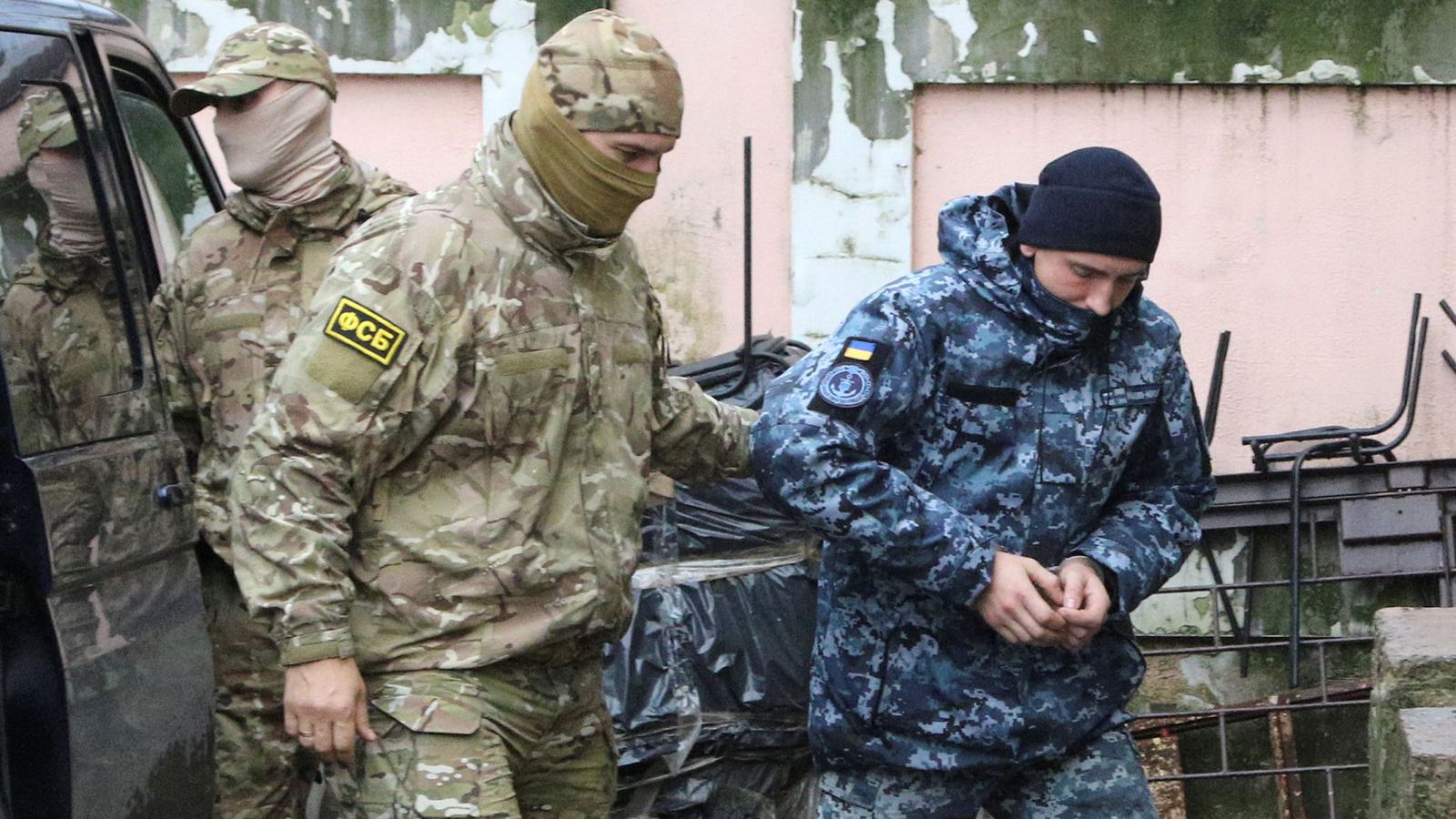 Μόσχα: Απέρριψε το αίτημα Ποροσένκο για απελευθέρωση των Ουκρανών ναυτών