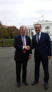 Τετ α τετ Νίκου Χριστοδουλίδη και John Bolton (ΦΩΤΟ)