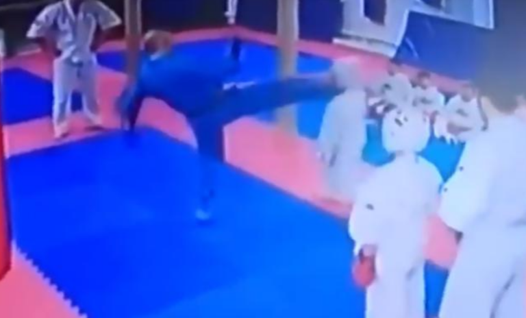 Σάλος στη Ρωσία με προπονητή που κλώτσησε 9χρονο στο πρόσωπο (ΒΙΝΤΕΟ)