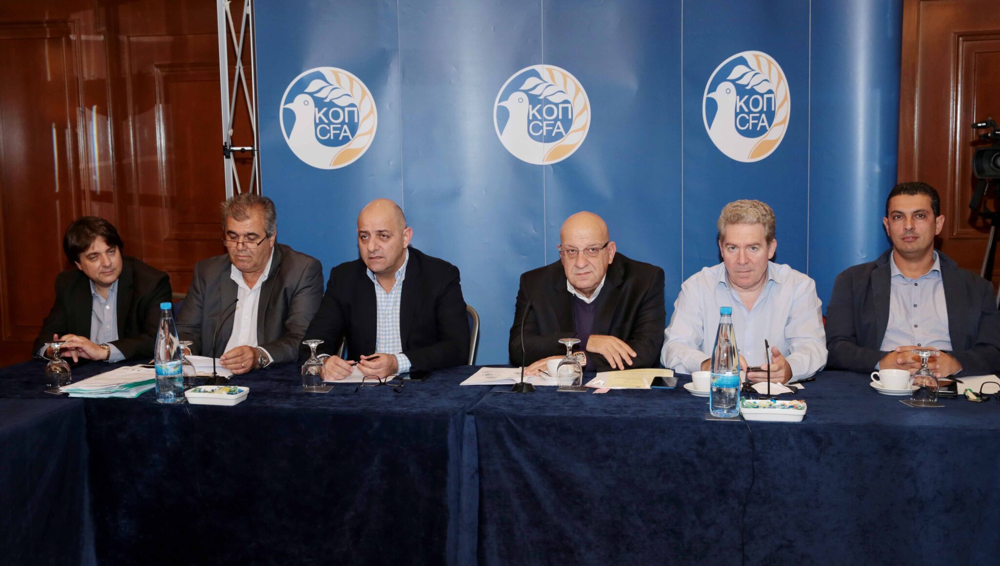 Η Επιτροπή Νομικών θα εξετάσει την πορεία εφαρμογής της κάρτας