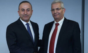 Σε φιλικό κλίμα η συνάντηση Κυπριανού-Τσαβούσογλου στην Άγκυρα