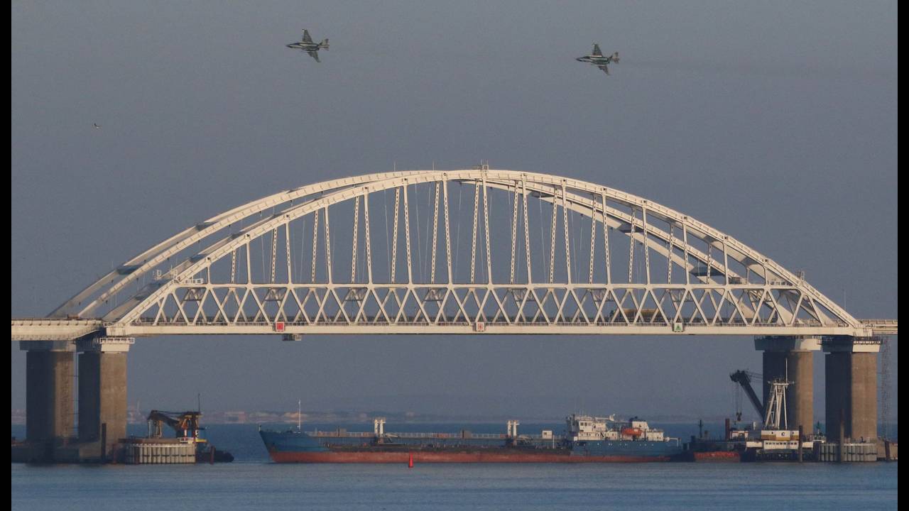 Σε φυλακές στη Μόσχα μεταφέρθηκαν οι 24 Ουκρανοί ναύτες που συνελήφθησαν