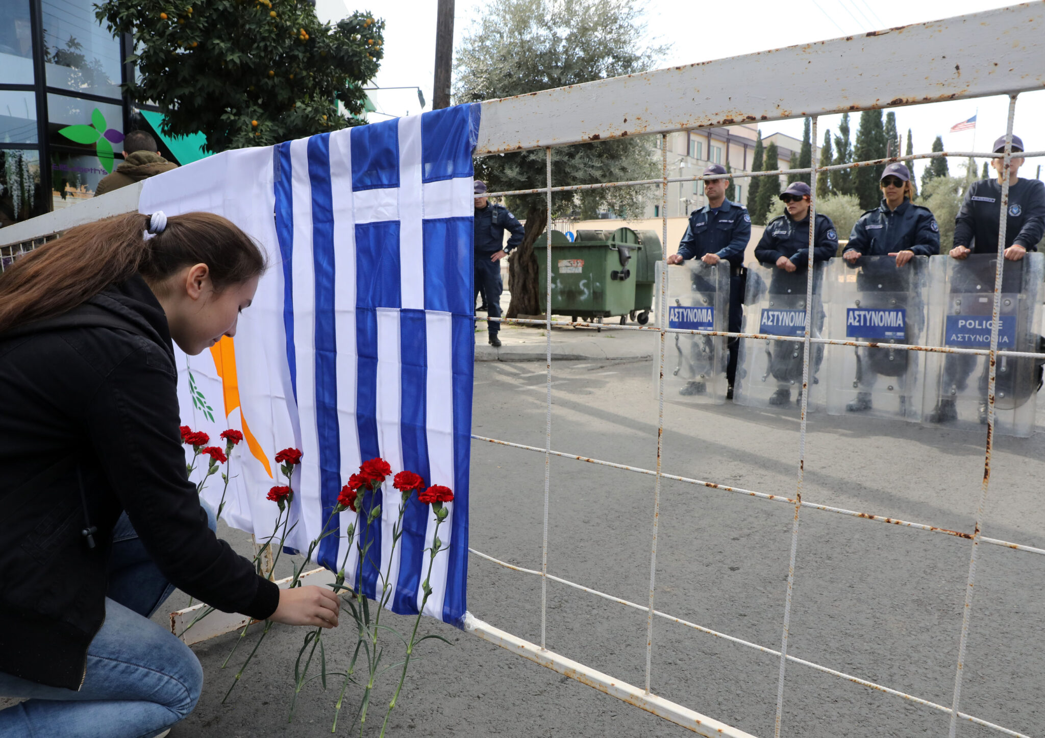 Φοιτητές και μαθητές τίμησαν την επέτειο του Πολυτεχνείου (ΦΩΤΟ)