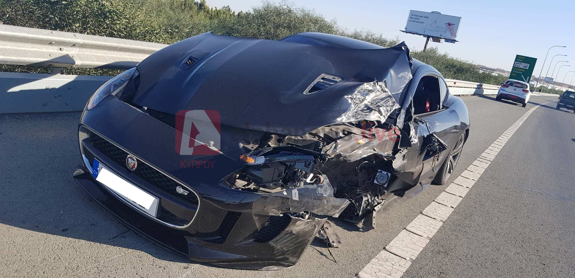 Τροχαίο ατύχημα στον αυτοκινητόδρομο Λευκωσίας-Λεμεσού (ΦΩΤΟ)