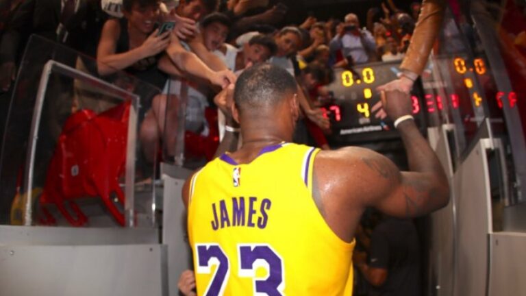 Μαγικός Λεμπρόν, έριξε 51 πόντους και έδωσε την νίκη στους Λέικερς (ΒΙΝΤΕΟ)