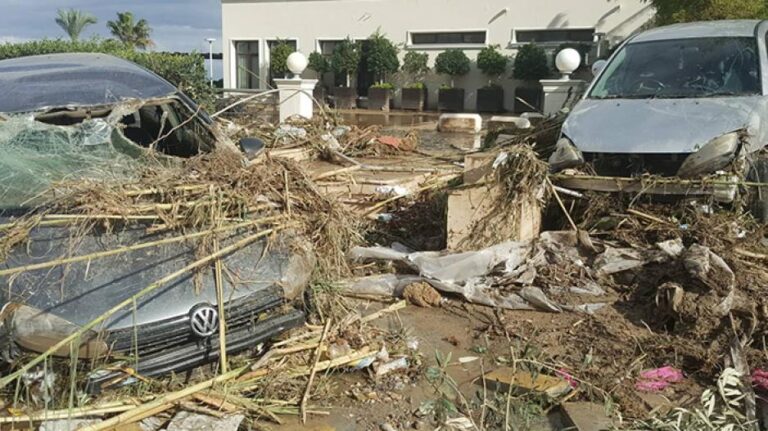 Μετρούν τις πληγές τους στα κατεχόμενα μετά τη σφοδρή κακοκαιρία (ΒΙΝΤΕΟ)