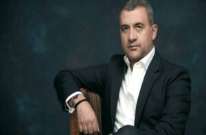 Λουκάς Φουρλάς: Ο πολιτικός που έφερε σε δύσκολη θέση και η ερώτηση που απέφυγε