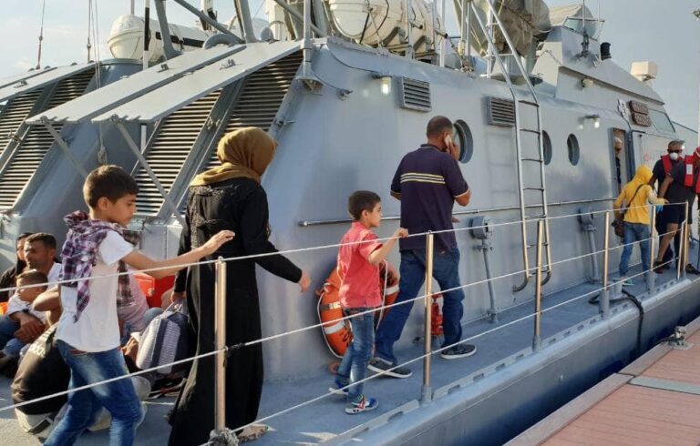 Σε συναγερμό οι κρατικές υπηρεσίες μετά τον εντοπισμό μεταναστών στον Ακάμα