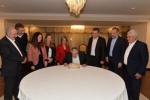 Τα εβδομηκοστά πρώτα του γενέθλια γιορτάζει ο Μουσταφά Ακιντζί