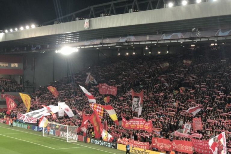 Μαγικό Άνφιλντ, μαγική ατμόσφαιρα στο «You'll never walk alone» (ΒΙΝΤΕΟ)