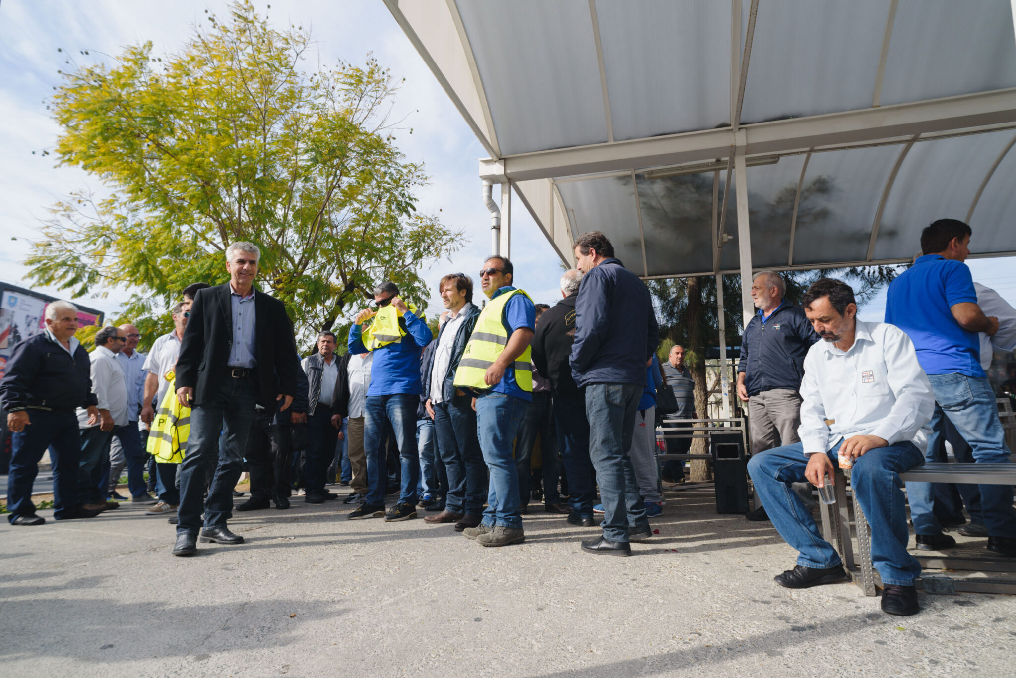 Με επ' αόριστον απεργία απαντούν στο Υπ. Μεταφορών οι εργαζόμενοι της ΕΜΕΛ