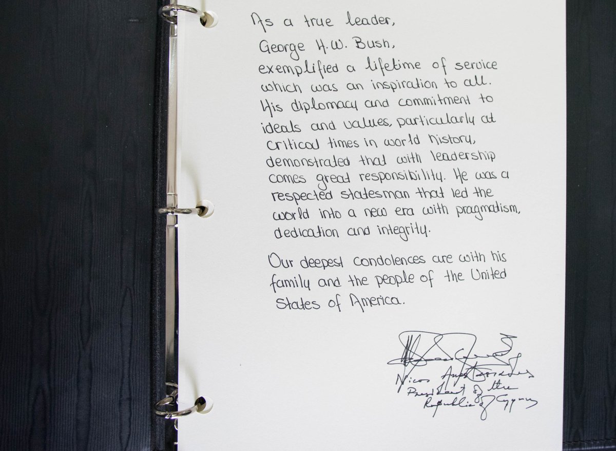 Συλλυπητήριο μήνυμα Αναστασιάδη για το θάνατο του Τζορτζ Μπους