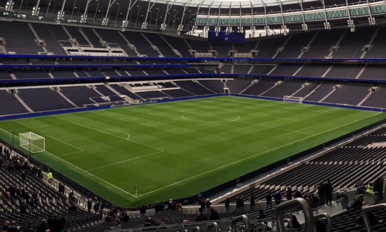 Ακόμη δεν εγκαινιάστηκε και βγάζει προβλήματα το γήπεδο της Τότεναμ