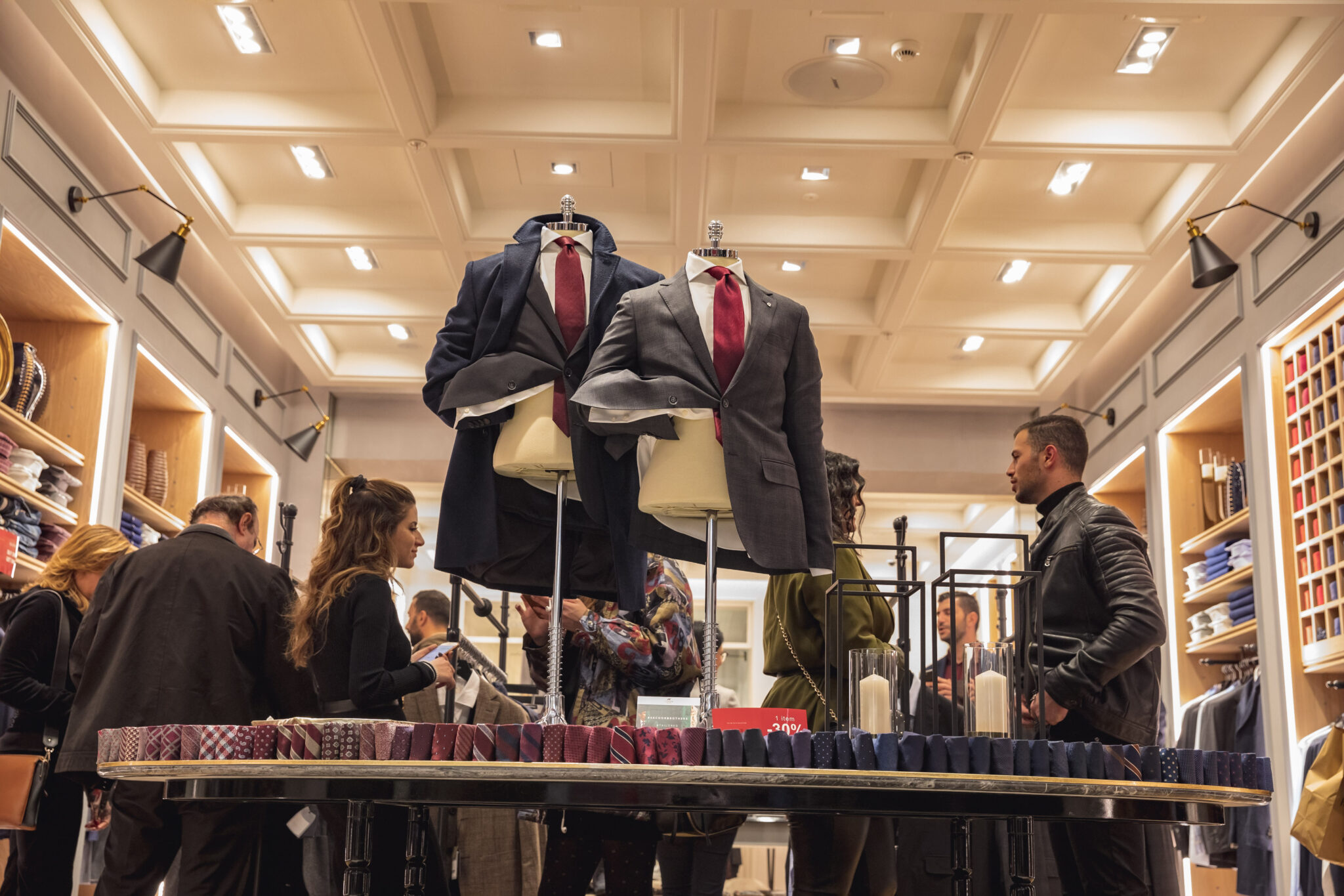 Μεγάλη επιτυχία το επίσημο άνοιγμα του καταστήματος Sacoor Brothers