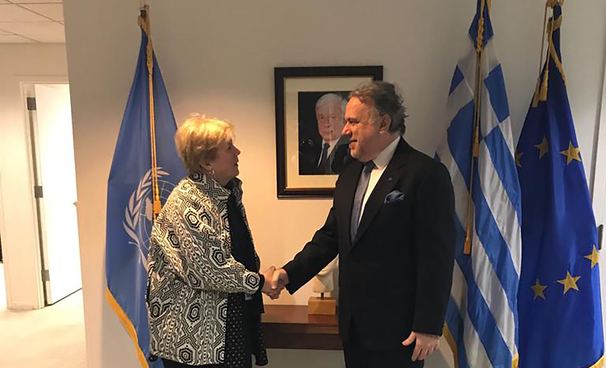 Στην Τουρκία η Λουτ για συνάντηση με Τσαβούσογλου και έπειτα Κύπρο