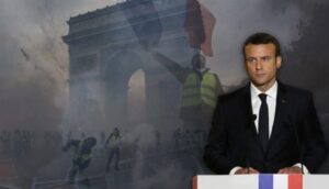 Δεν φαίνεται να έπεισε το διάγγελμα Μακρόν ούτε "Γιλέκα" ούτε Αντιπολίτευση