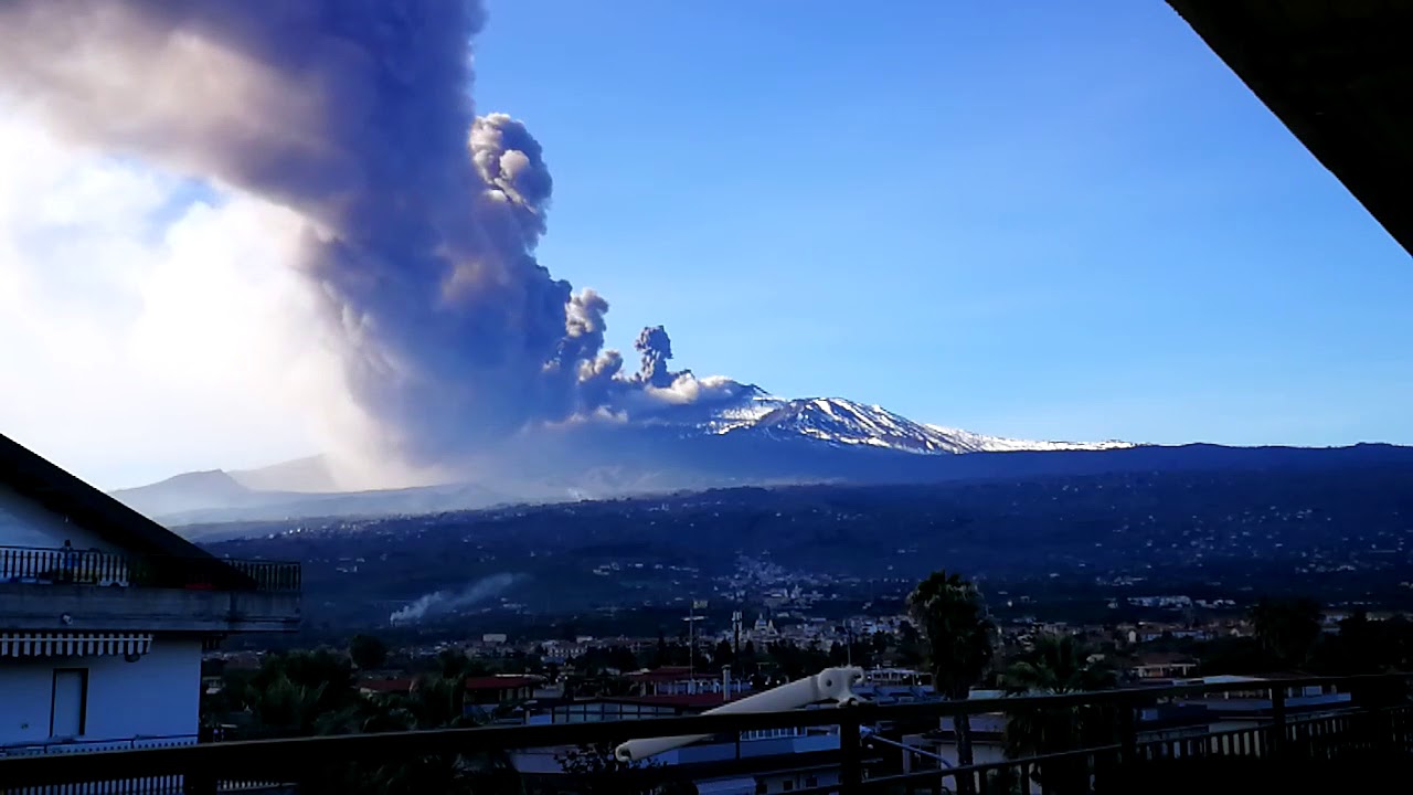 Ιταλία: 130 σεισμοί μετά την έκρηξη του ηφαιστείου της Αίτνα (ΒΙΝΤΕΟ&ΦΩΤΟ)